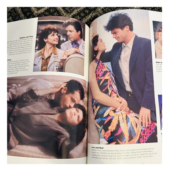 **Great Gift** General Hospital-The Complete Scrapbook-Gary Warner-1995-Used-Vtg - Picture 4 of 16